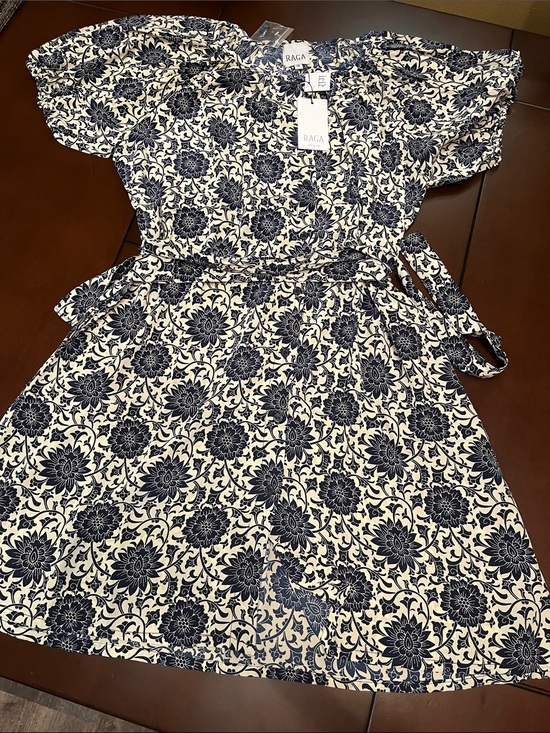 RAGA Dresses & Skirts - RAGA Navy and Cream Floral Tie-Waist Dress slinky and soft lightweight